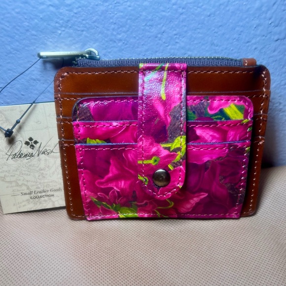 💖NWT Patricia Nash Cassis Leather Bougainvilleas ID Wallet - Picture 2 of 6